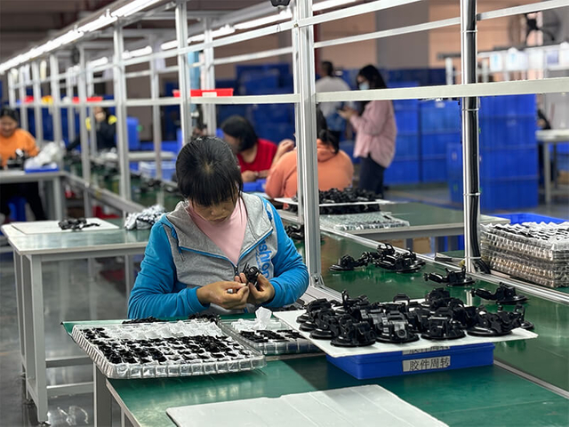 Bike-Phone-Holder-Production-2